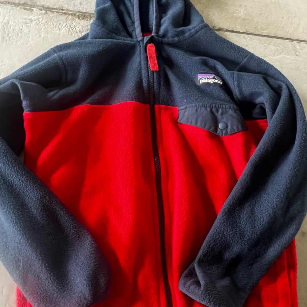 Patagonia fleece zip up hoody boy/girl size 5T